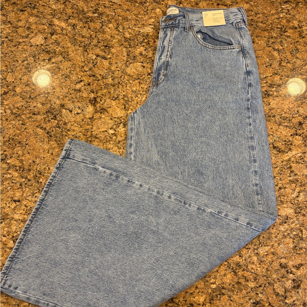 NWT Universal Thread Super Wide Leg Jeans Medium Wash - Size 10